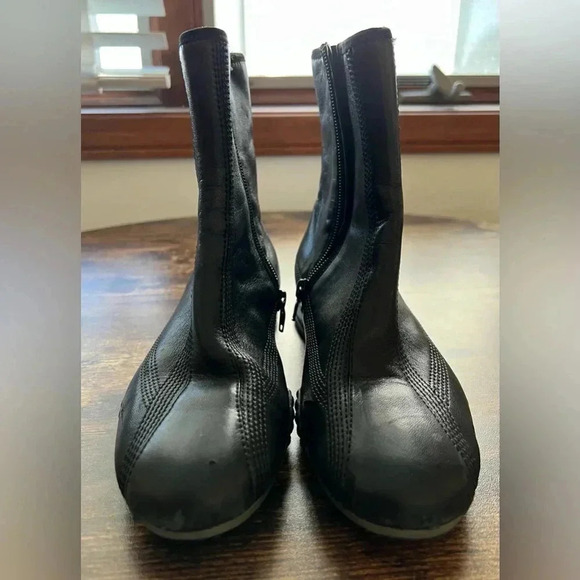 Cole Haan | womens Air Beau booties. Size: 5.5B - Picture 2 of 12